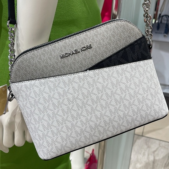 Michael Kors Jet Set Travel Color-Block Signature Logo Crossbody Bag
Optic White - Picture 13 of 16